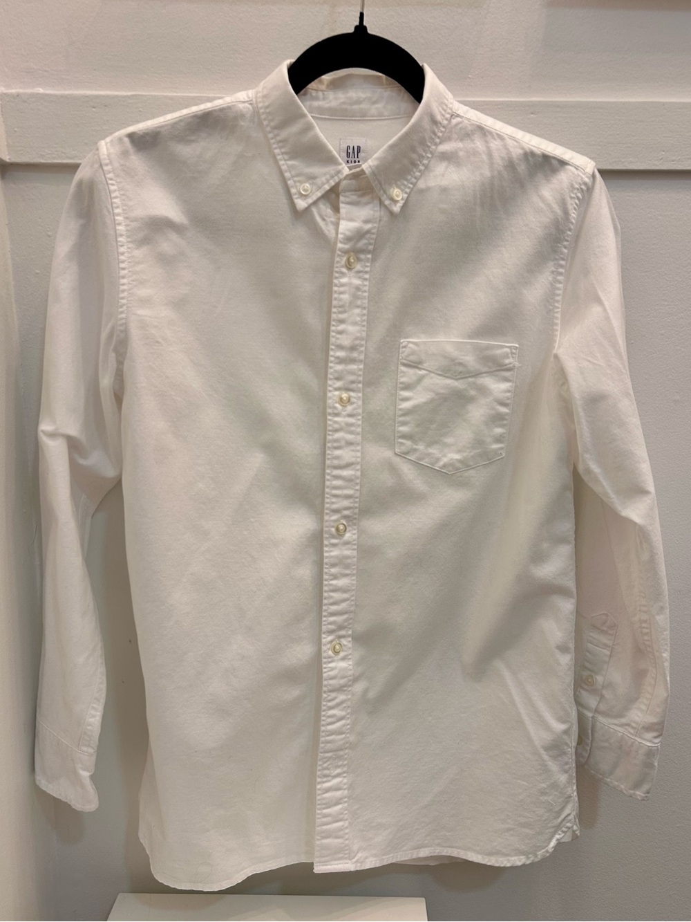 GAP Boy’s White Button-Down Oxford Shirt
